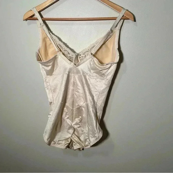 Vintage  lace bodysuit/teddy 38C - Picture 5 of 6